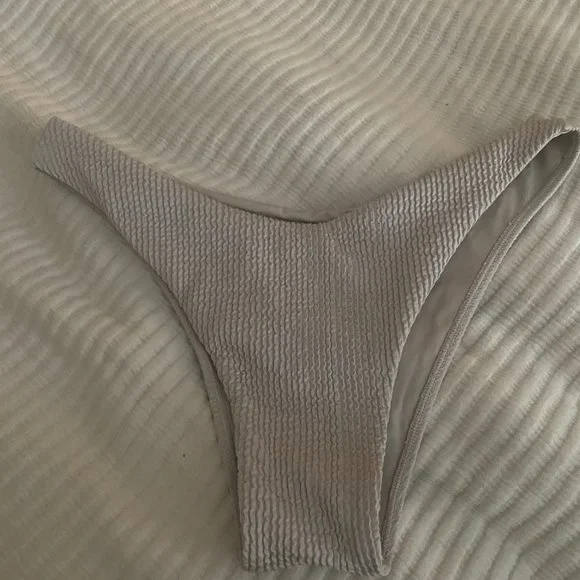 MONDAY SWIMWEAR Oat Crinkle Set x Bora Bora Bandeau Top + Byron Bottom (NWOT) - Picture 12 of 13